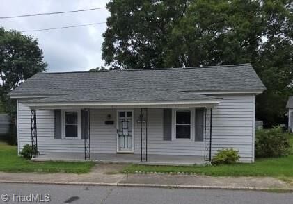105 Boulevard Street  Eden NC 27288 photo