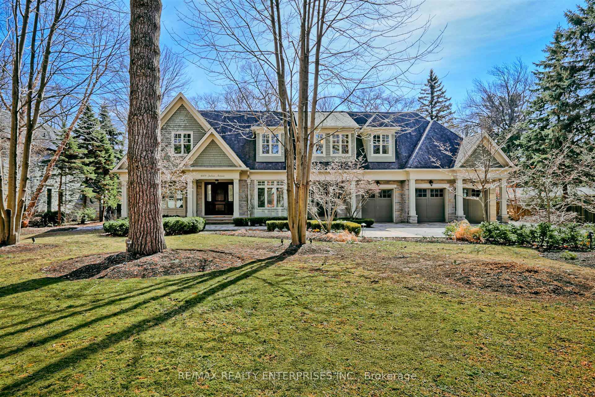 Property Photo: 1600 Jalna Avenue ON L5J 1S7