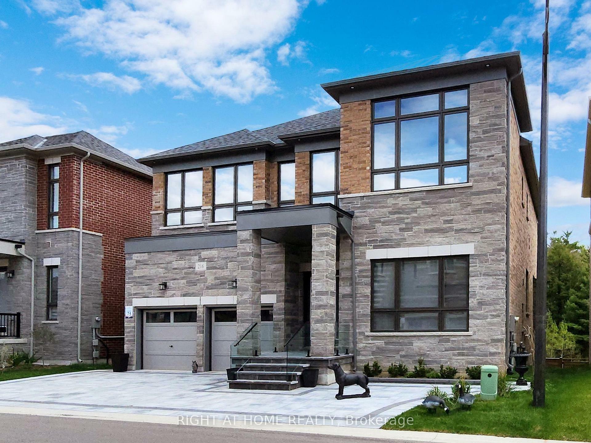 Property Photo: 216 Sunset Vista Court E ON L4G 3Y1