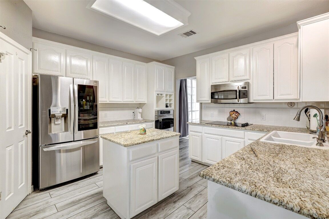 Property Photo: 30003 Oakland Hills Drive TX 78628