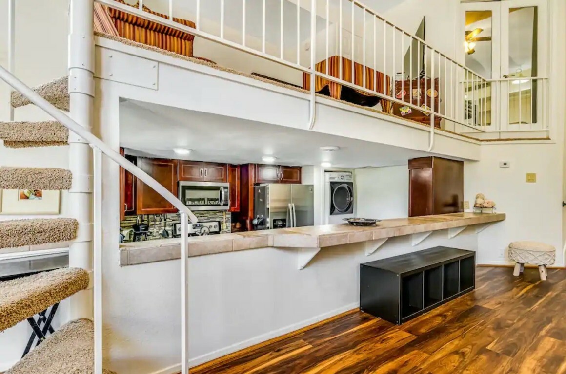 Property Photo: 1 Crystal Springs Court Court H TX 78738