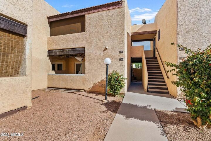 Property Photo:  720 E Alice Avenue 109  AZ 85020 