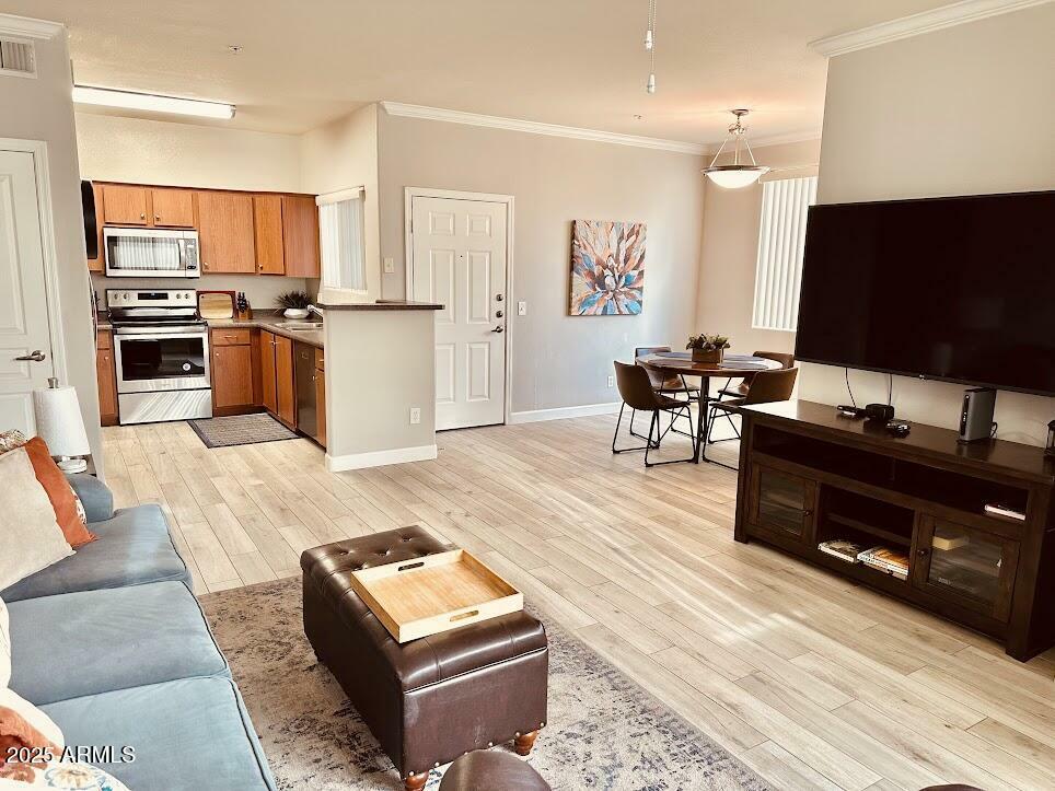Property Photo:  1941 S Pierpont Drive 1120  AZ 85206 