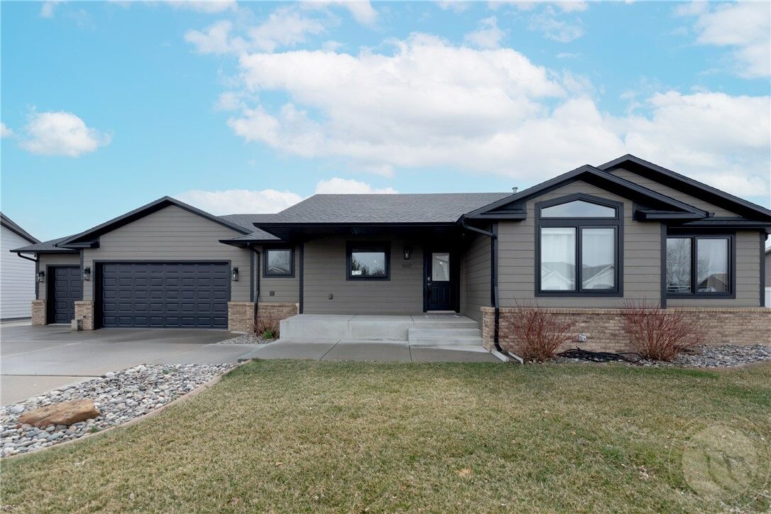 Property Photo: 660 Pinehurst Road MT 59105