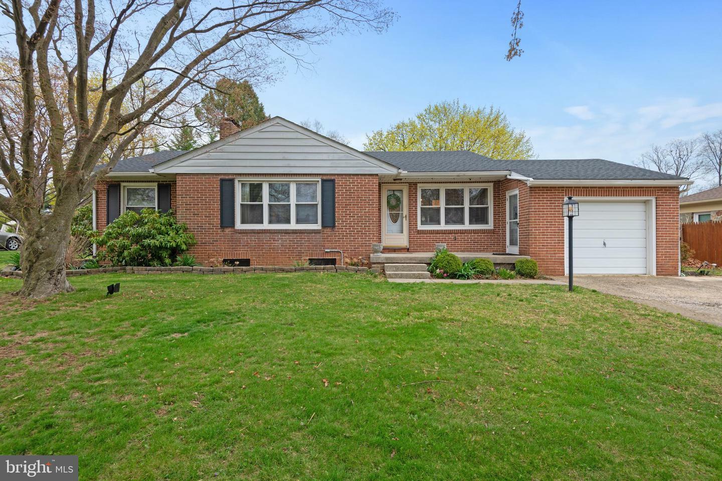 216 Park Heights Boulevard  Hanover PA 17331 photo
