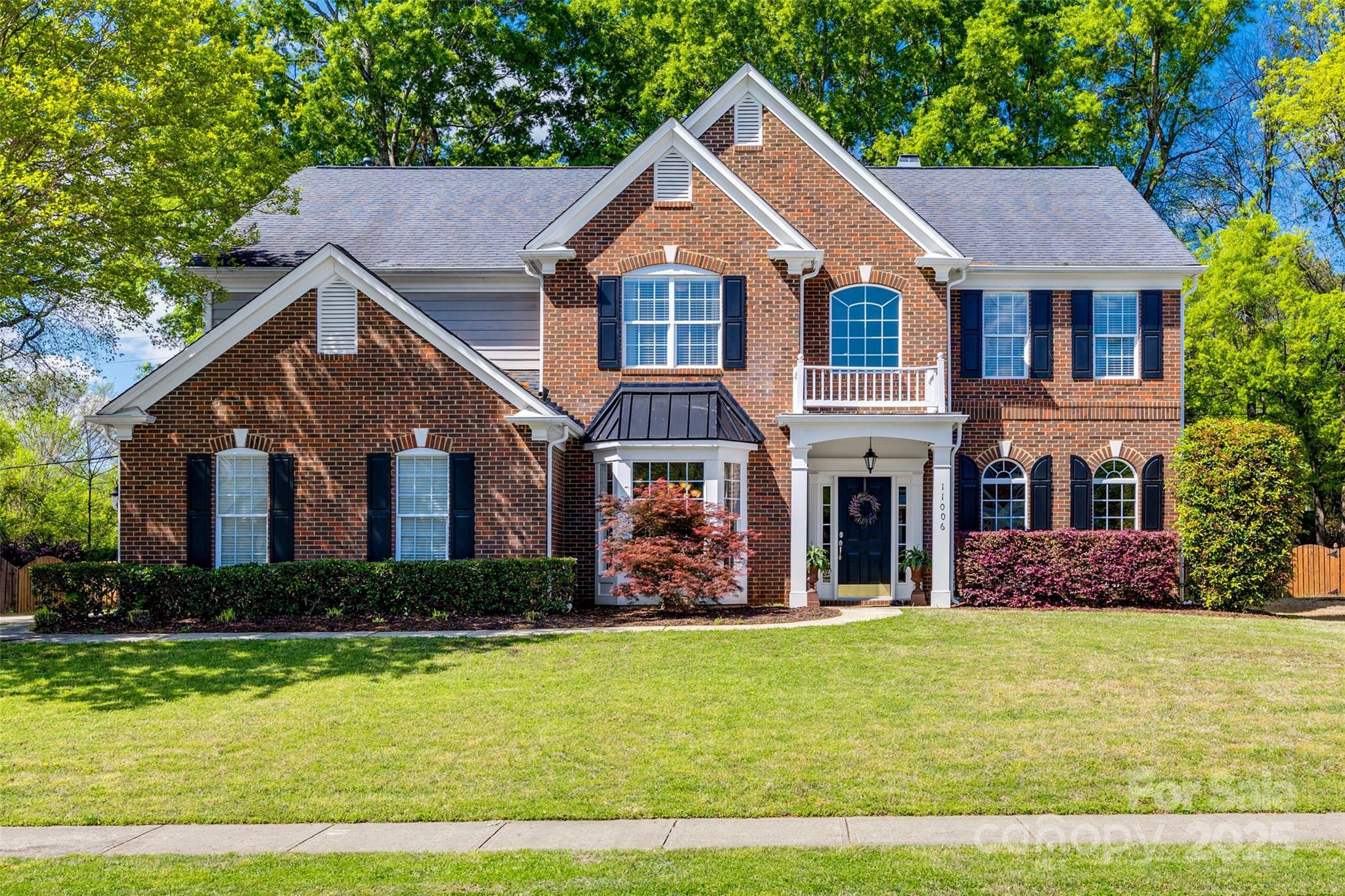 Property Photo: 11006 Knight Castle Drive NC 28277