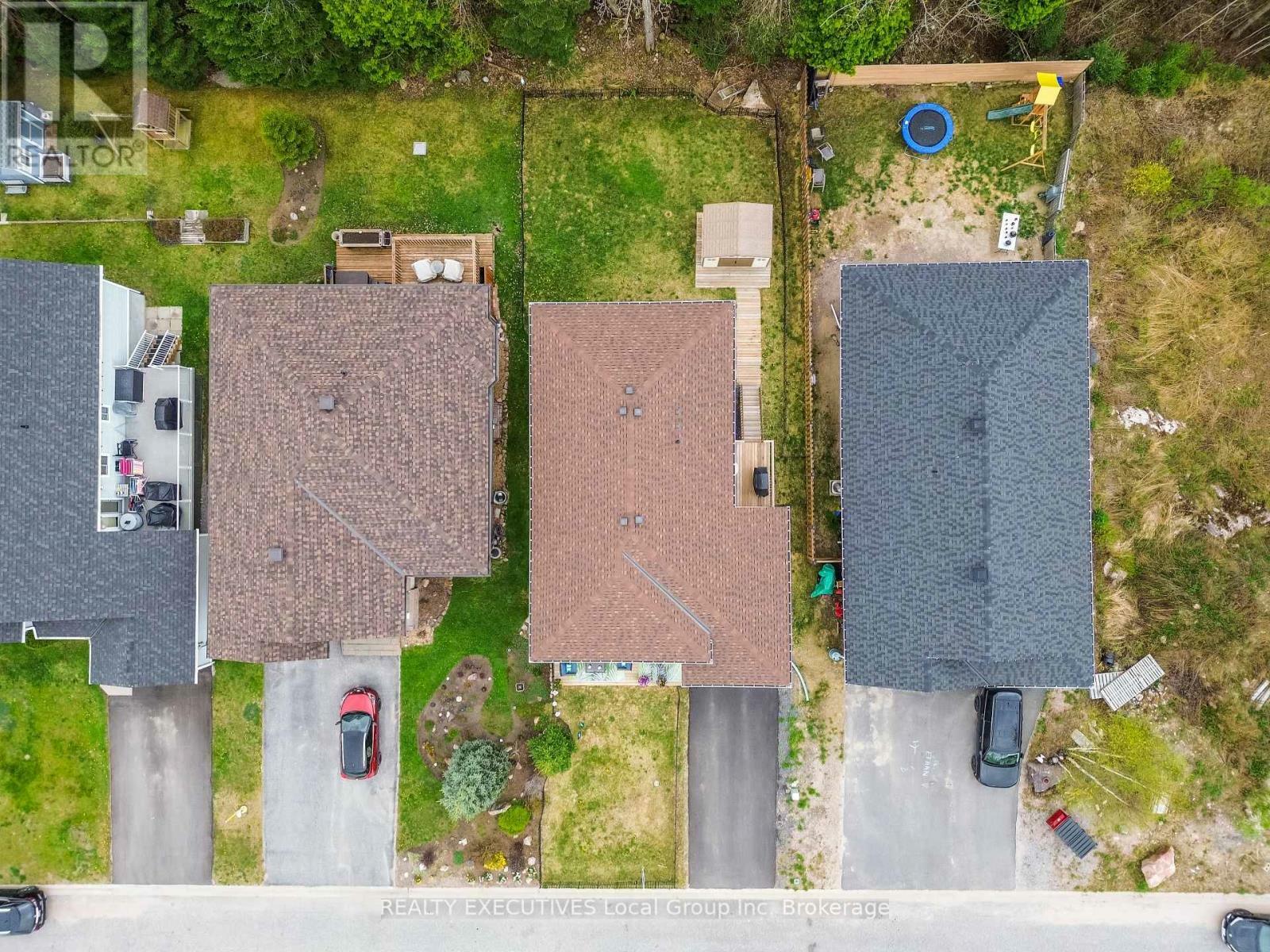 Property Photo: 325 Thelma Avenue ON P1A 4M9