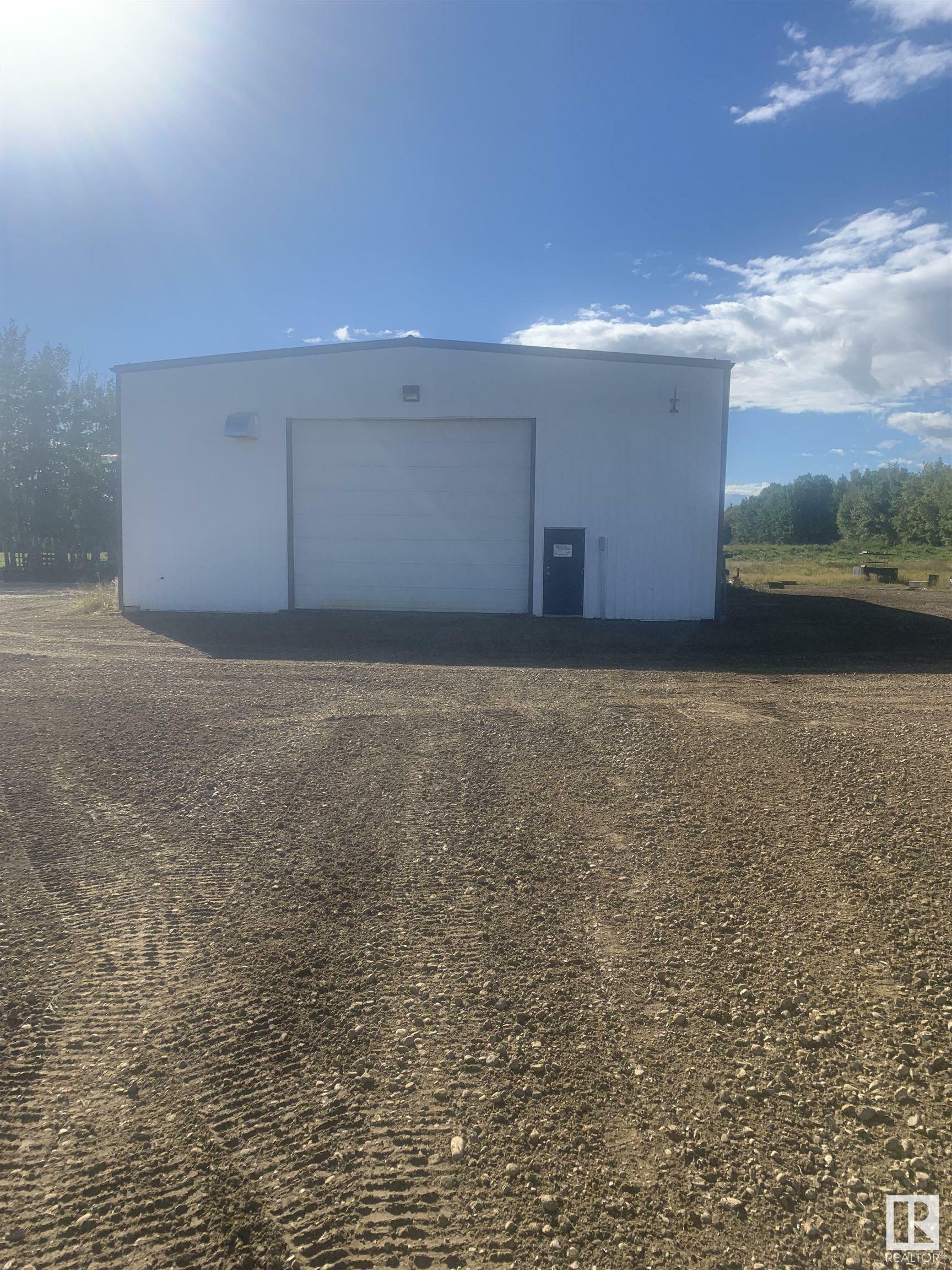 Property Photo: 55502 Nikoodi Road AB T0E 0X0
