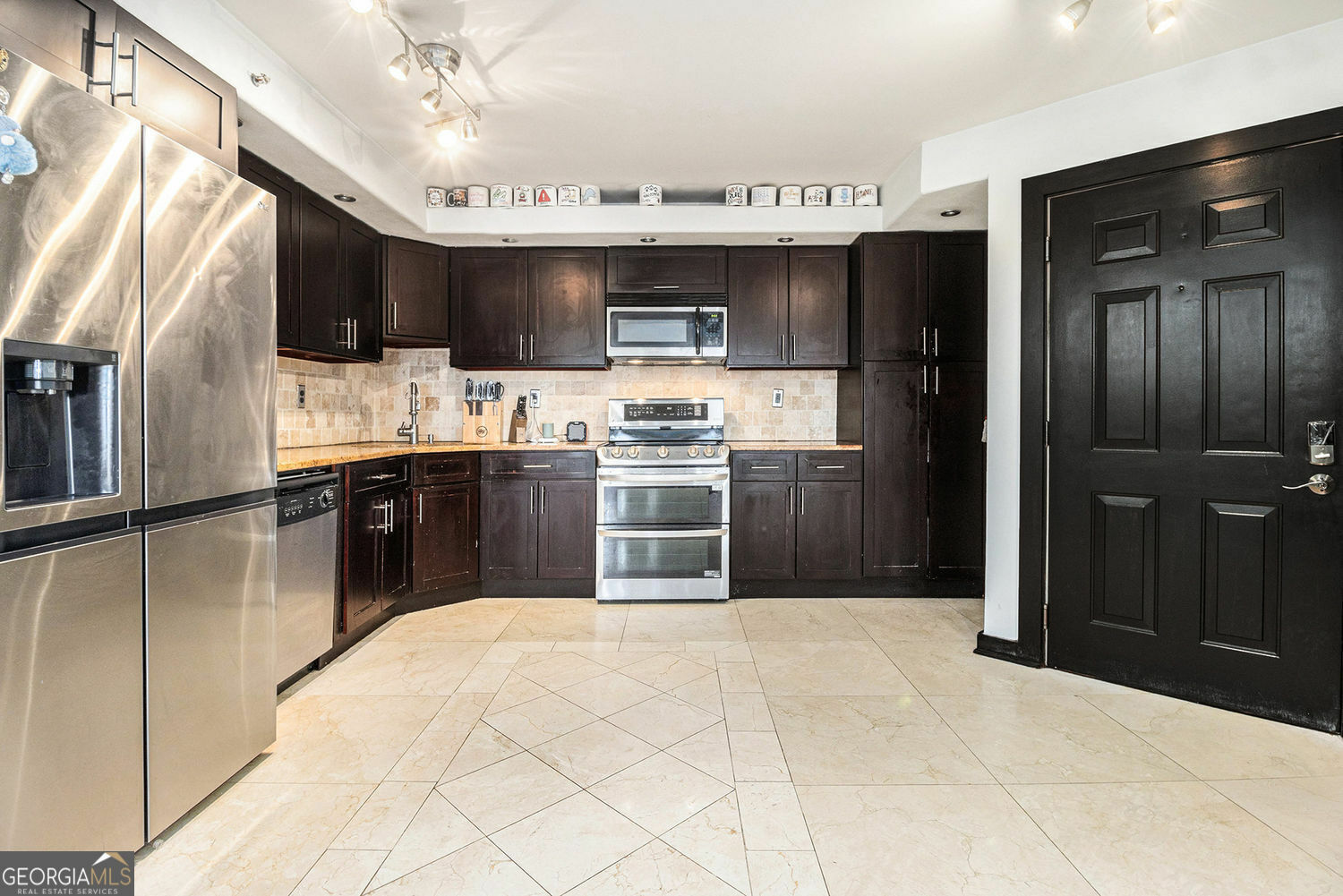 Property Photo: 795 Hammond Drive 1013 GA 30338
