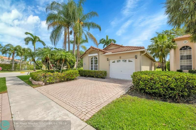 Property Photo: 1601 SW 158th Ave FL 33027