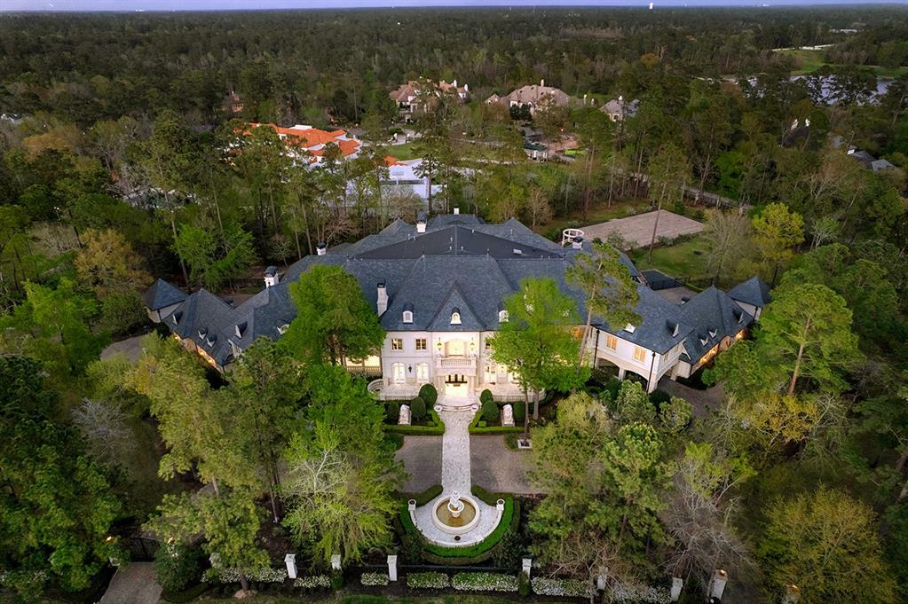 88 W Grand Regency Circle  The Woodlands TX 77382 photo