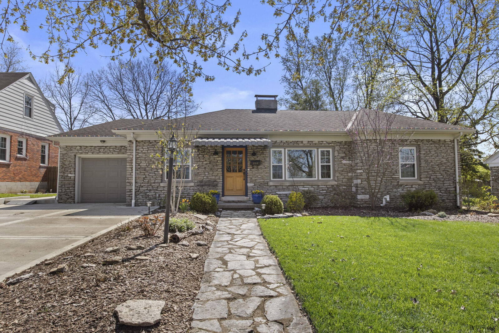 Property Photo:  234 E Vista Street  KY 40503 