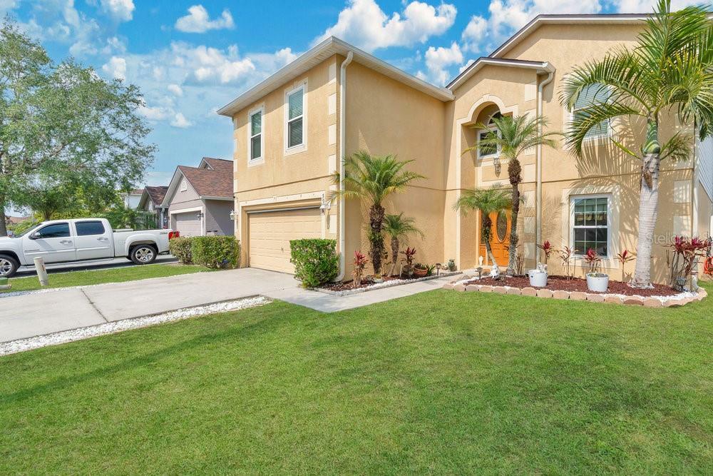 Property Photo: 5051 Silver Thistle Lane FL 34772