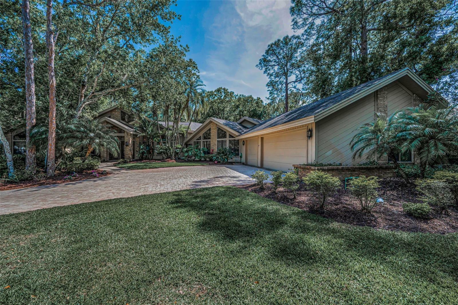 Property Photo: 20 Willowwood Lane FL 34677
