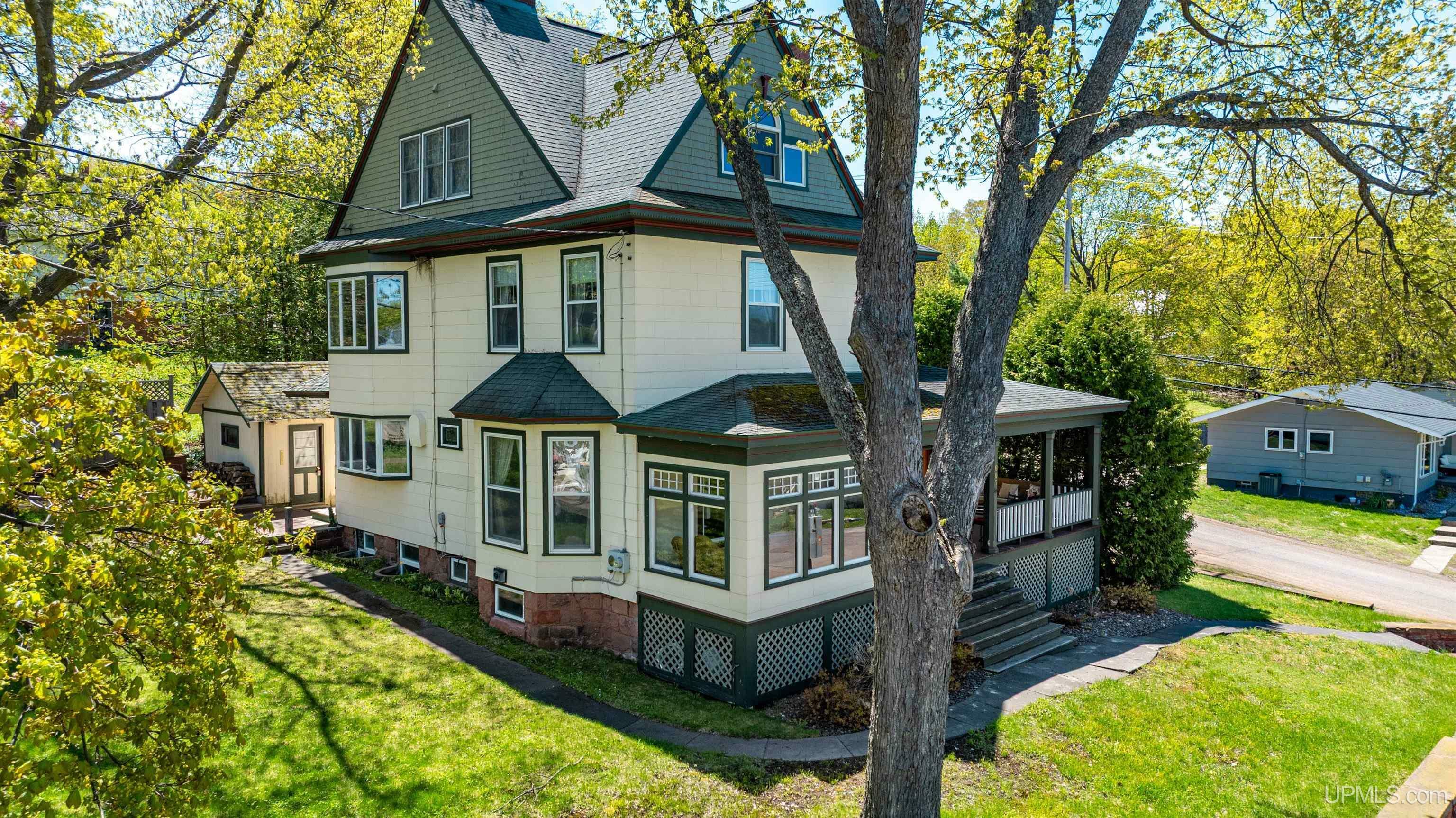 Property Photo: 607 W South Avenue MI 49931
