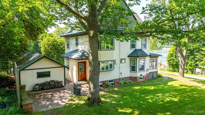Property Photo: 607 W South Avenue MI 49931