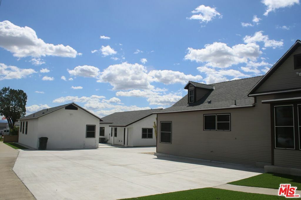696 E 9th Street  Upland CA 91786 photo