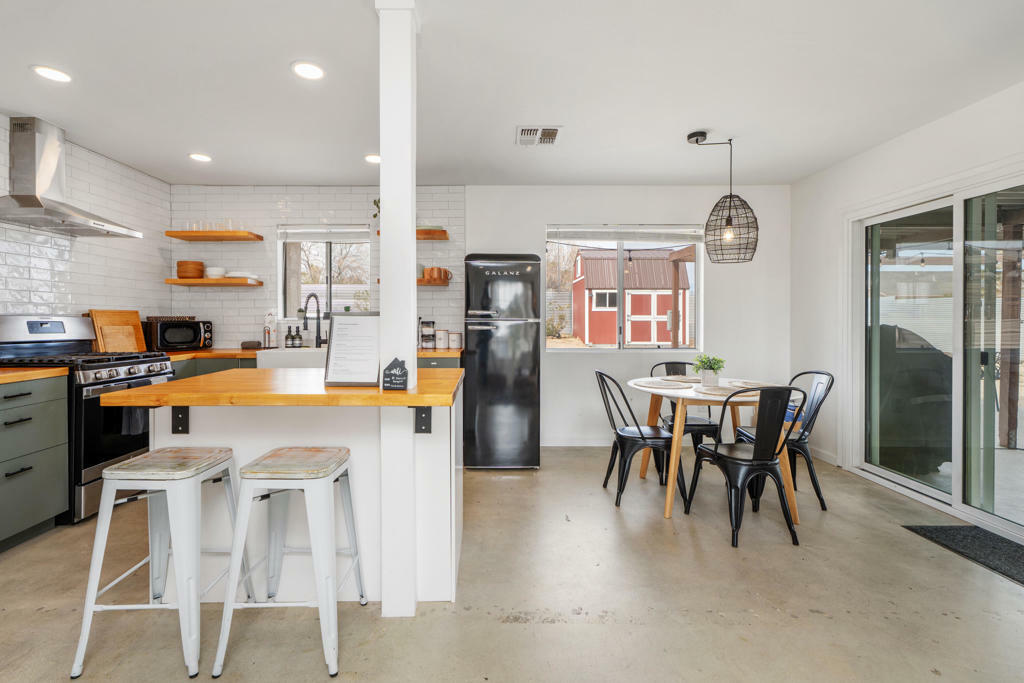 Property Photo: 7218 Mecca Road CA 92252