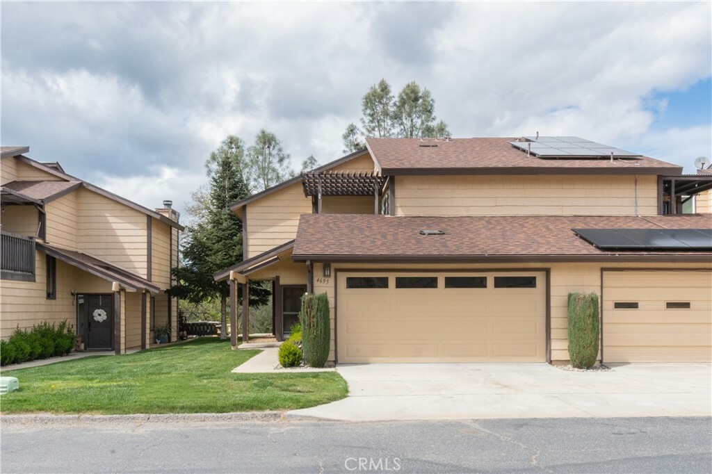 Property Photo:  4695 Creekside Lane 9  CA 93446 