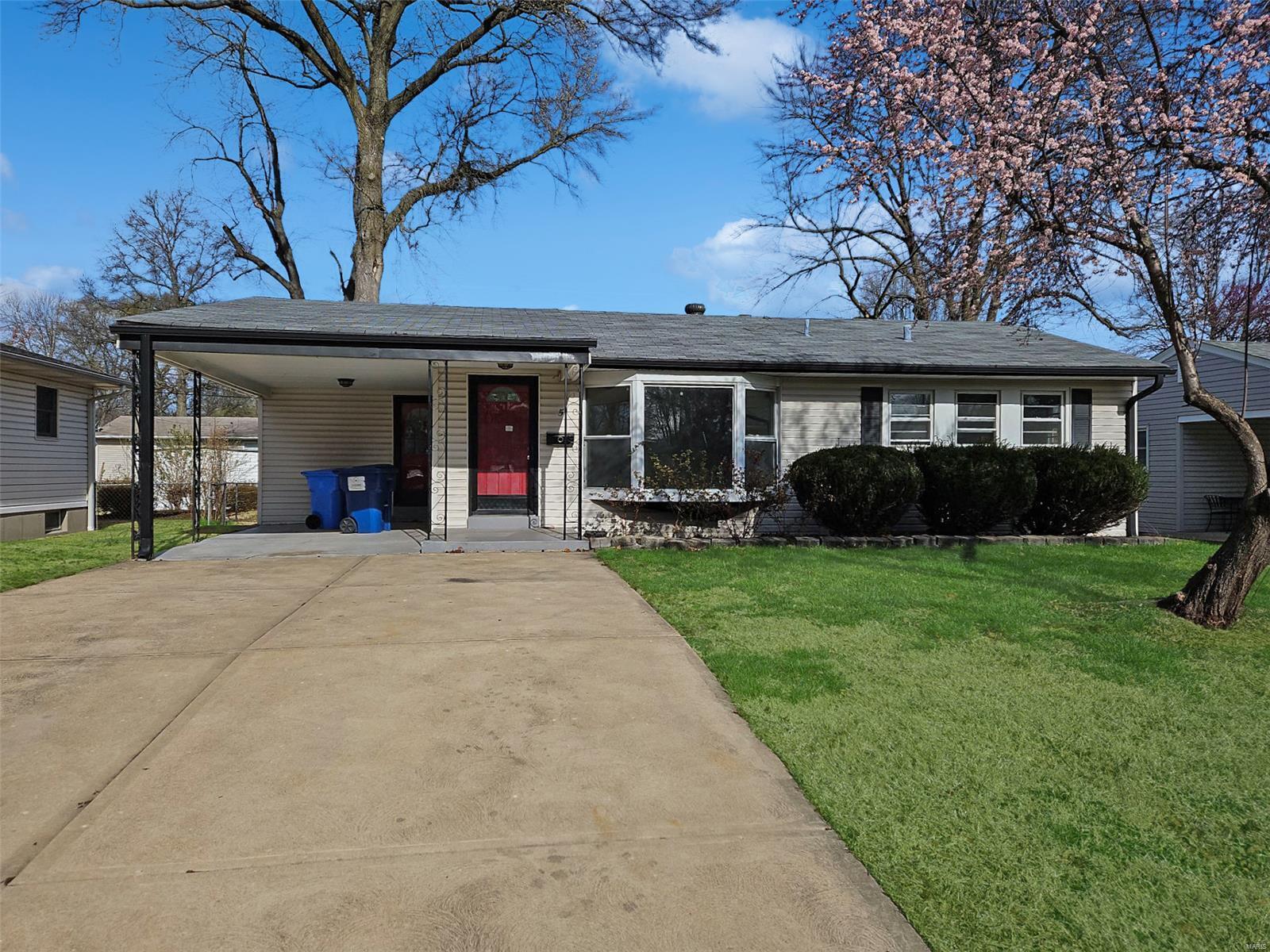 Property Photo: 5 Glynn Drive MO 63031