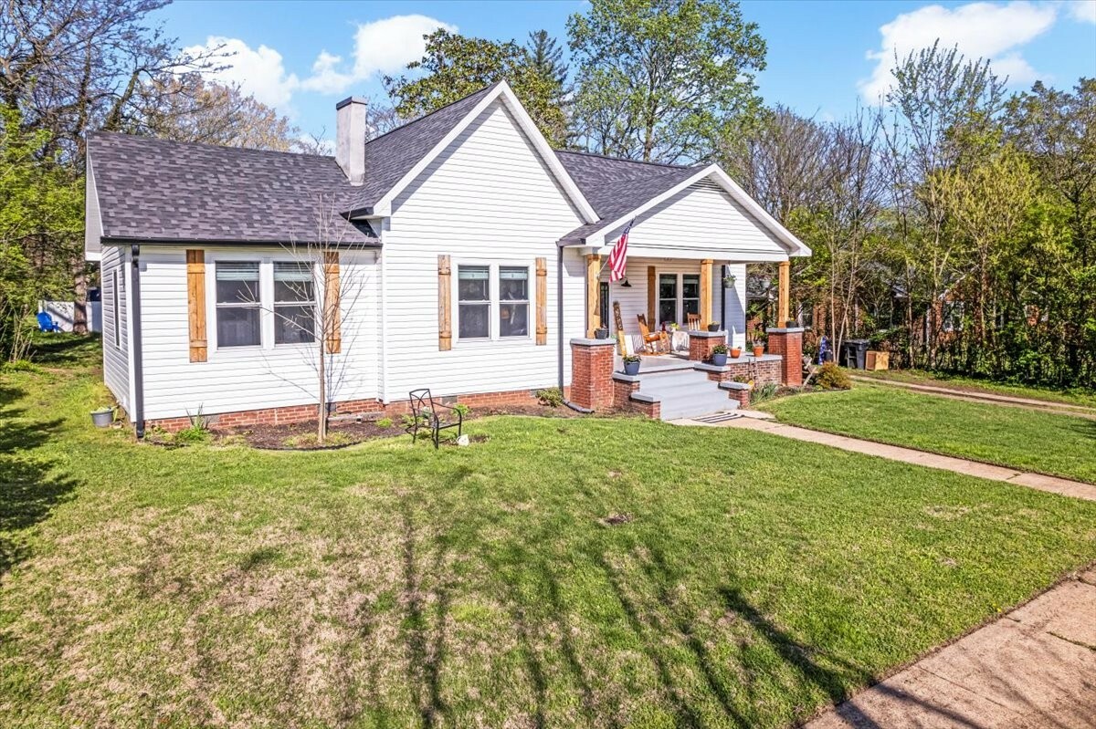 Property Photo: 504 N Washington St TN 37388