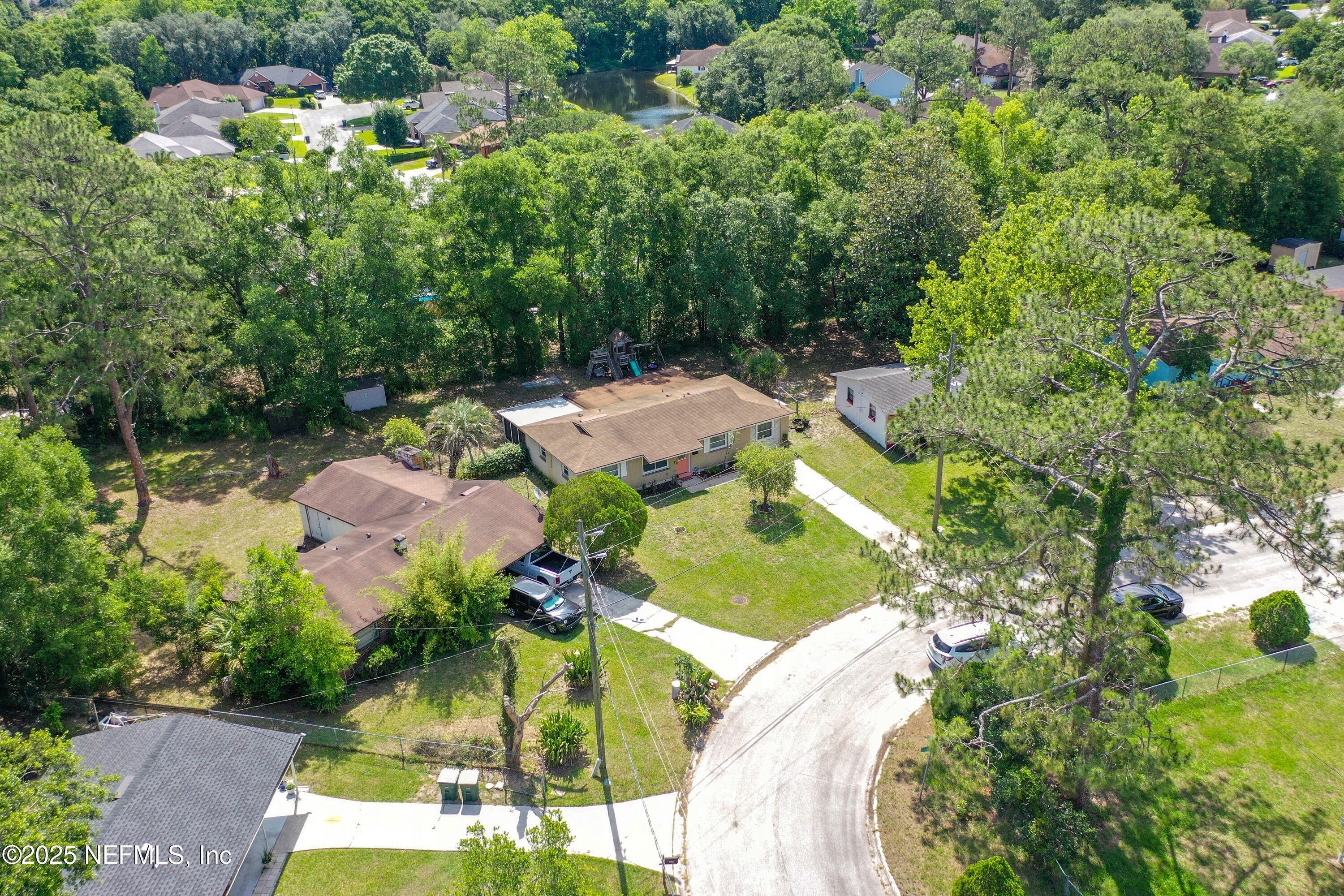 Property Photo: 2829 Goldenrod Circle E FL 32246