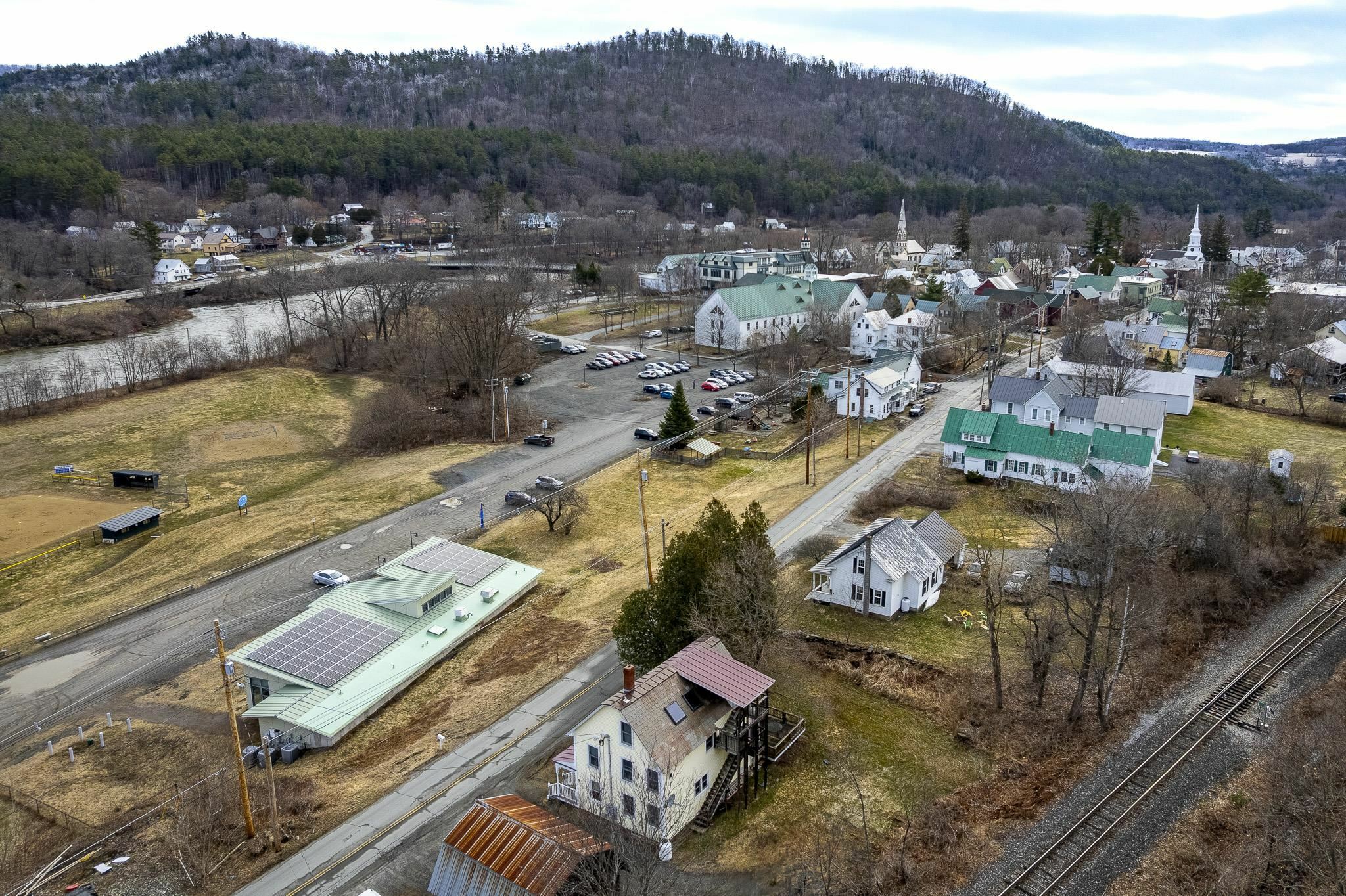 Property Photo:  185 North Windsor Street  VT 05068 