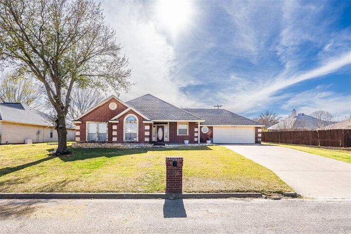 Property Photo: 1466 Oakwood Drive TX 76401
