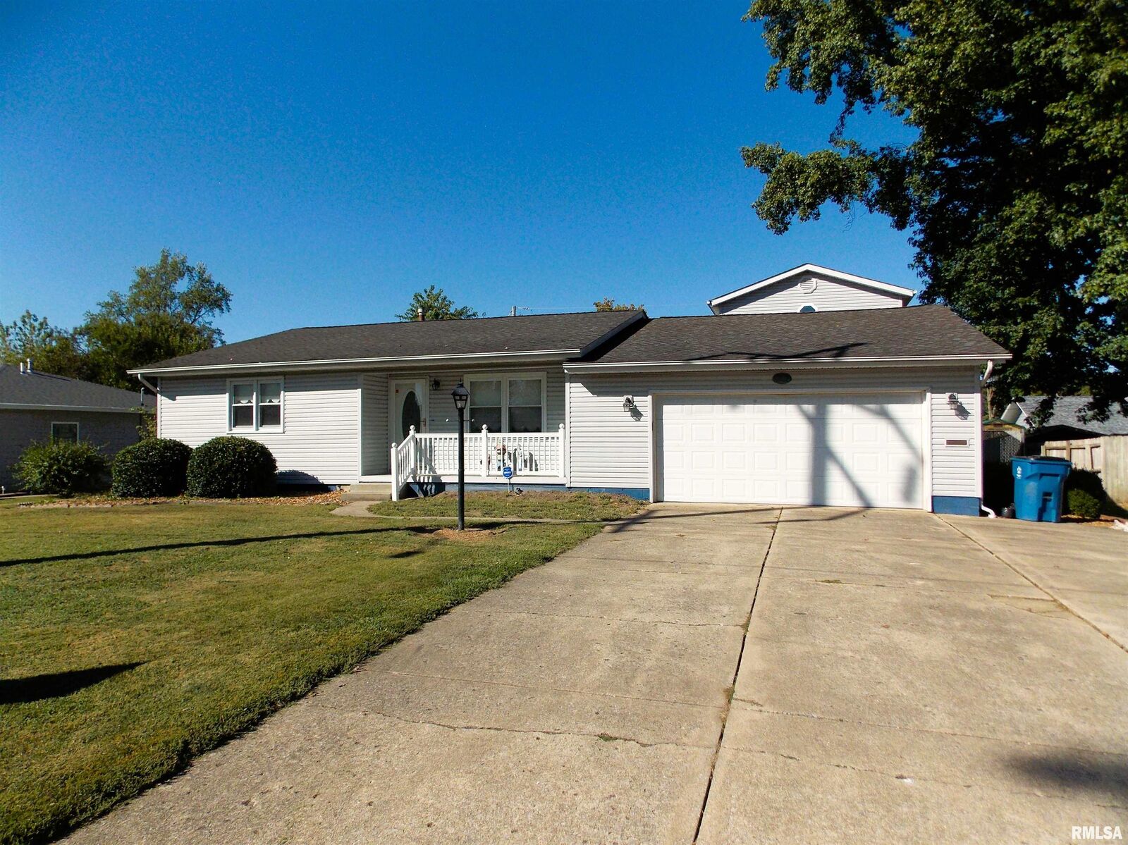 Property Photo:  1722 Frazier Avenue  IL 62801 