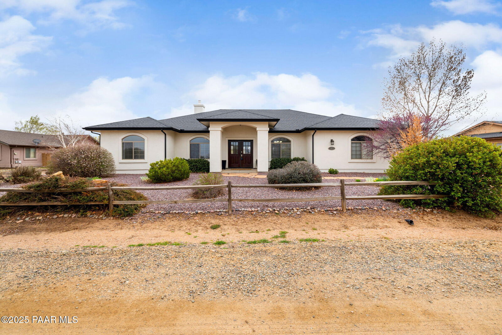 Property Photo: 1027 Shelby Ct AZ 86323