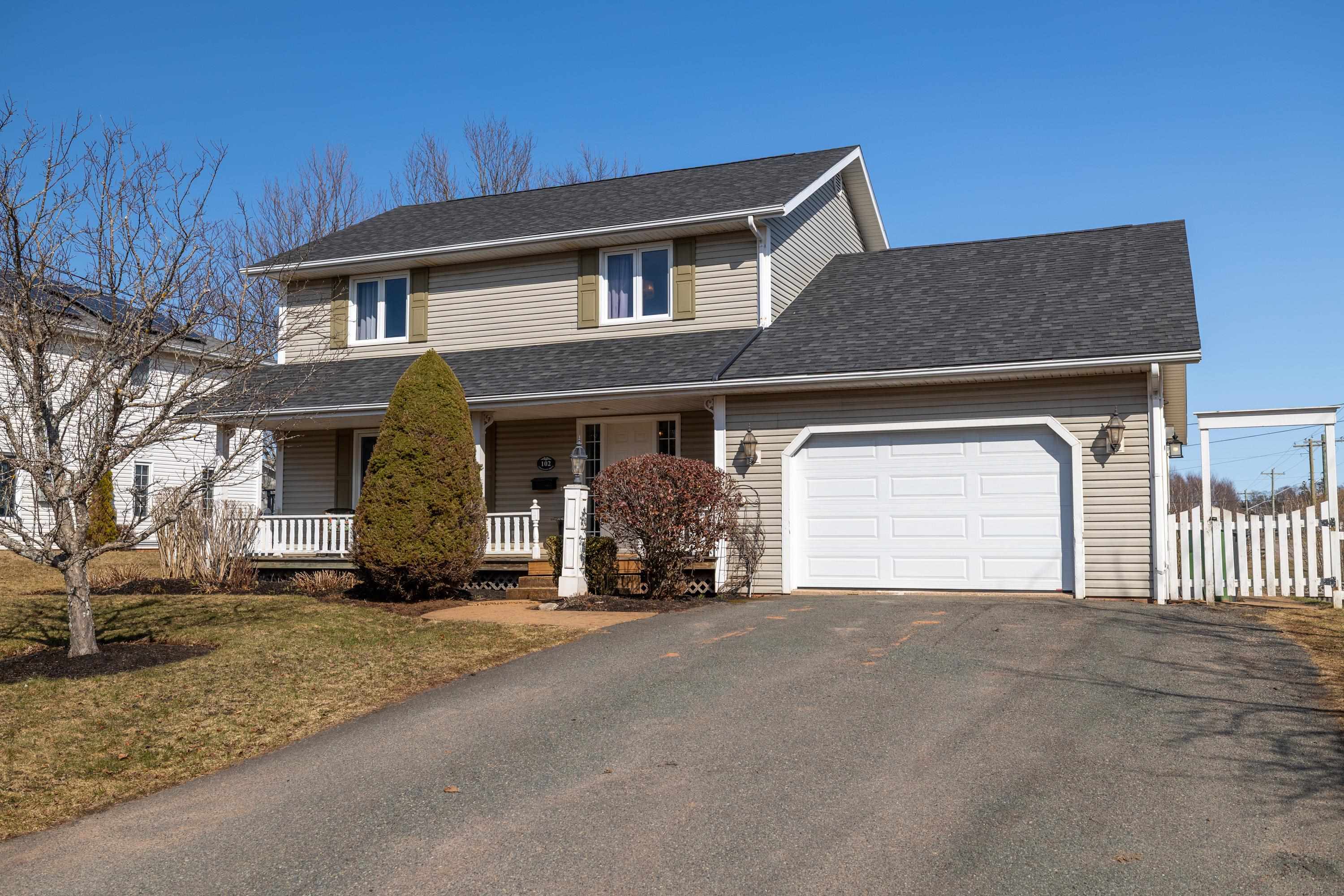 Property Photo: 102 Greensview Drive PE C1B 1N2