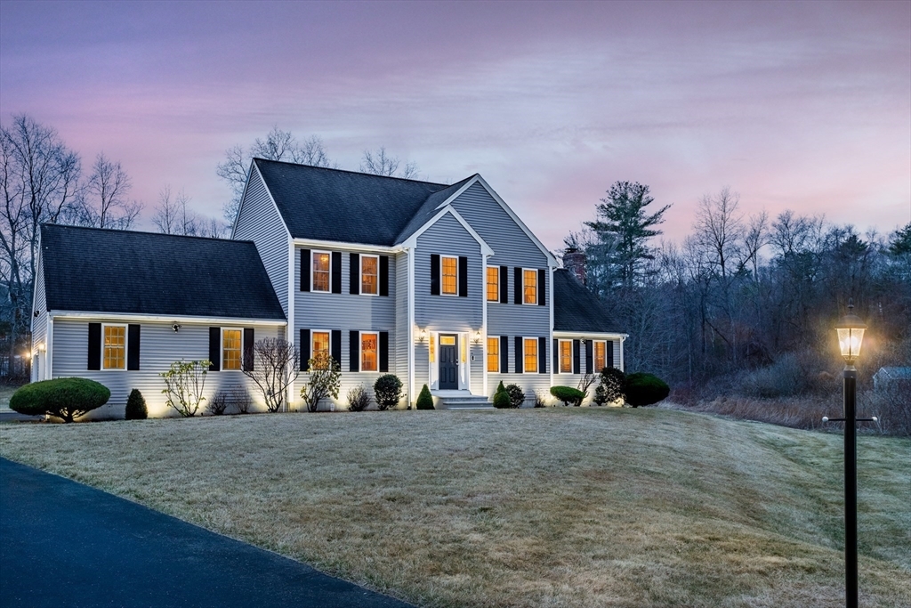 Property Photo: 5 Devarney Court MA 01464