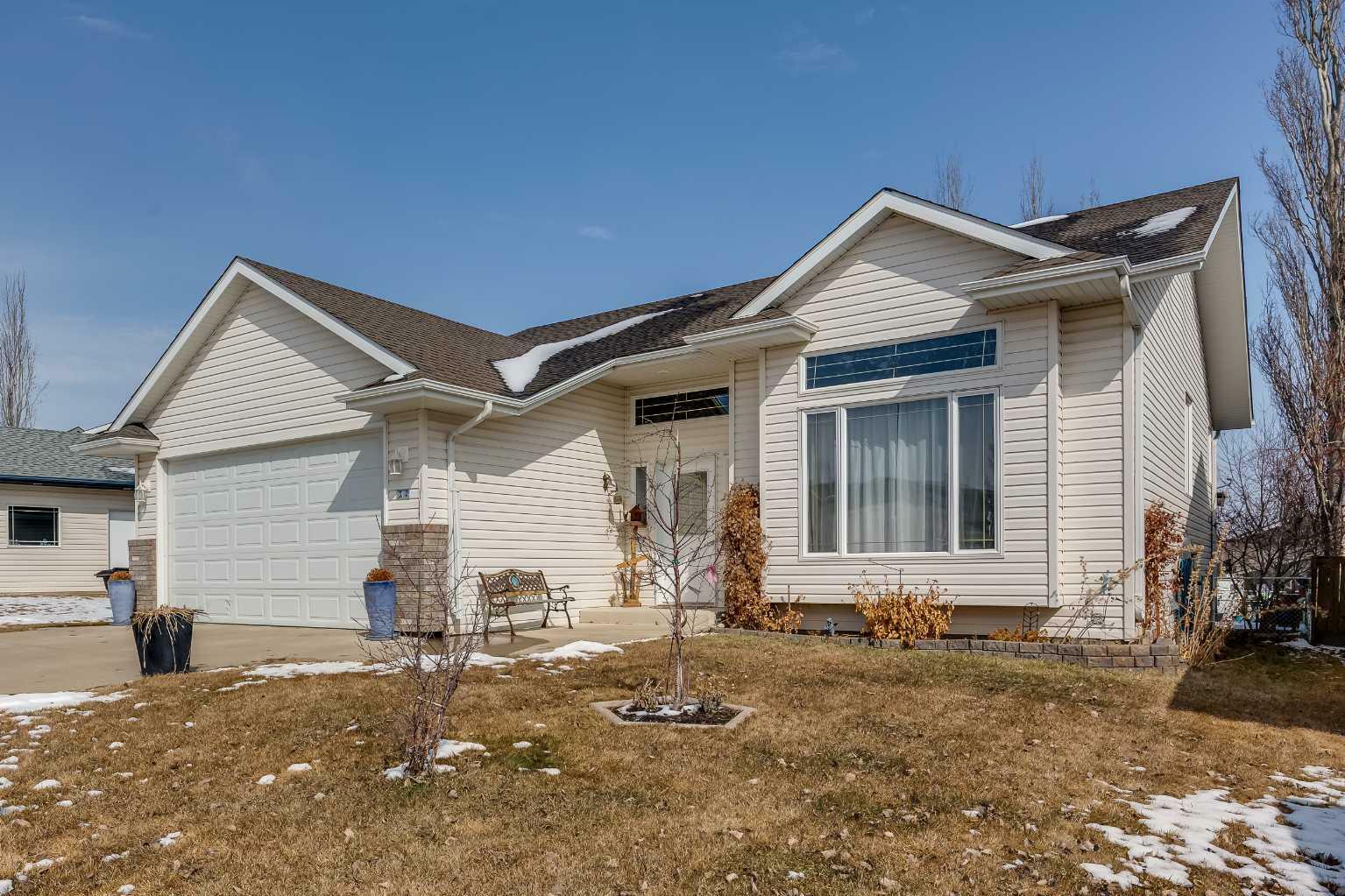 Property Photo: 10 Elana Crescent AB T4L 2K8