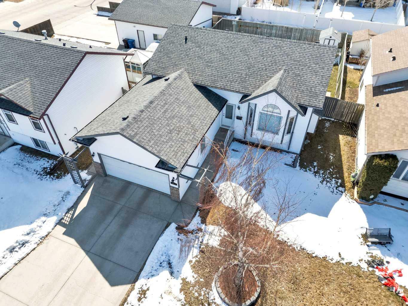 Property Photo:  5617 Park Street  AB T0M 0J0 