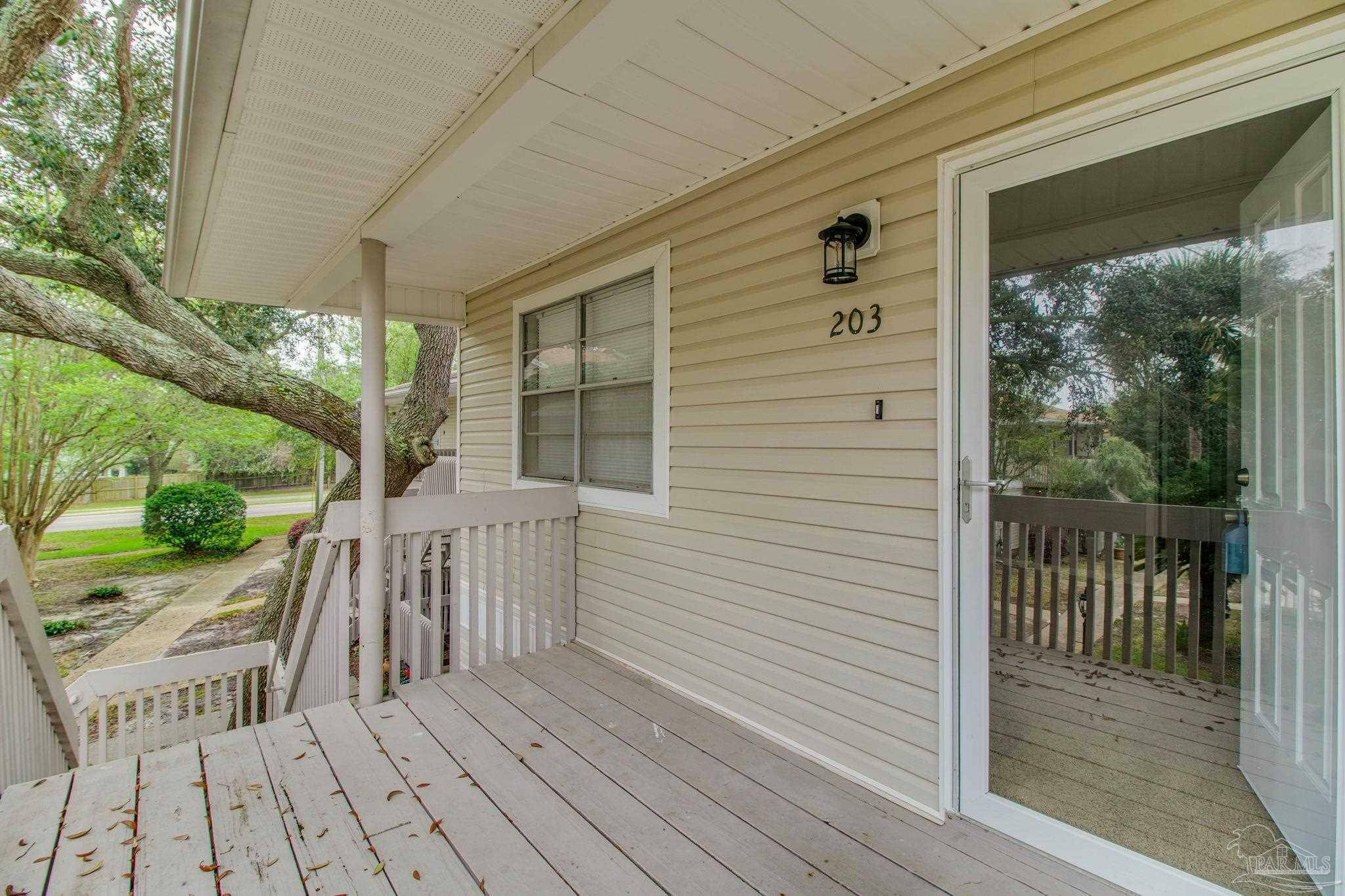 Property Photo: 1100 Shoreline Dr 203 FL 32561
