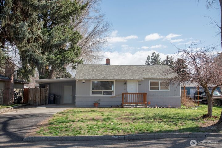 Property Photo:  708 S Park Place  WA 98926 