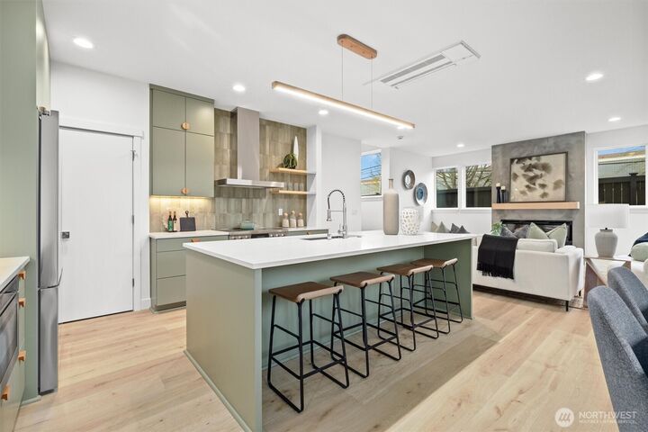 Property Photo:  7504  31st Avenue NE  WA 98115 