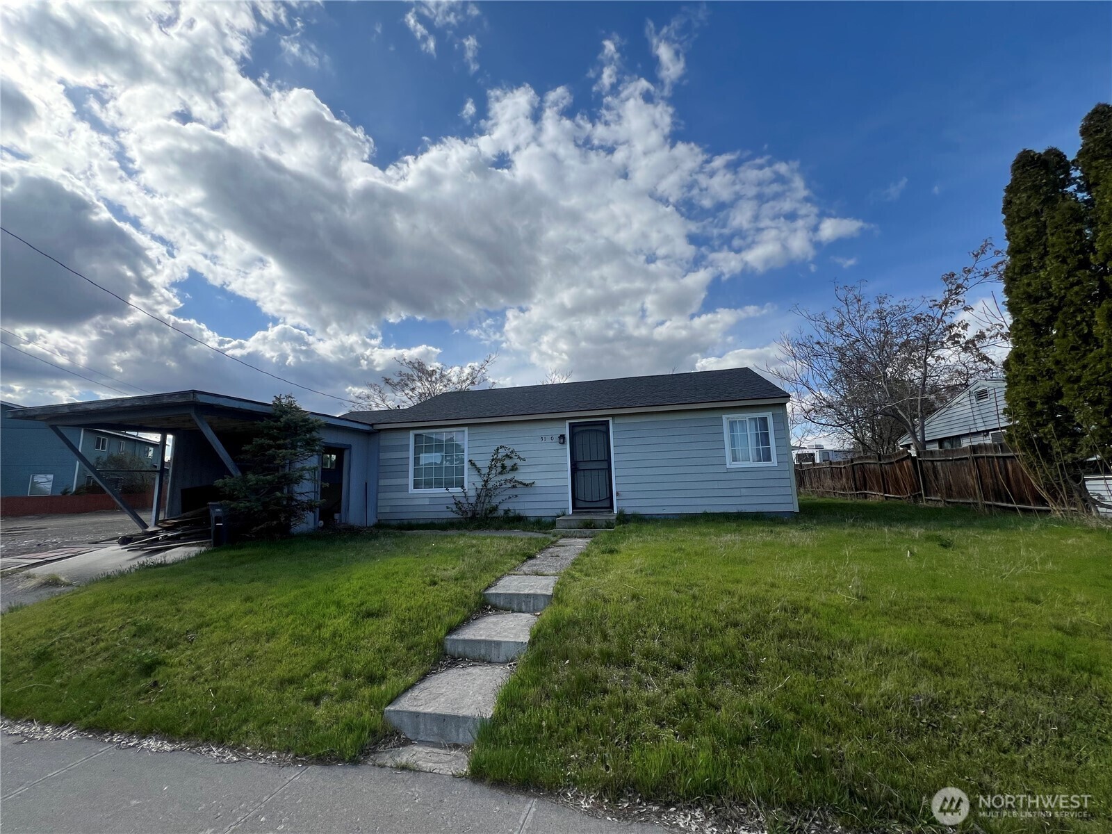 Property Photo:  3120 W Lakeside Drive  WA 98837 