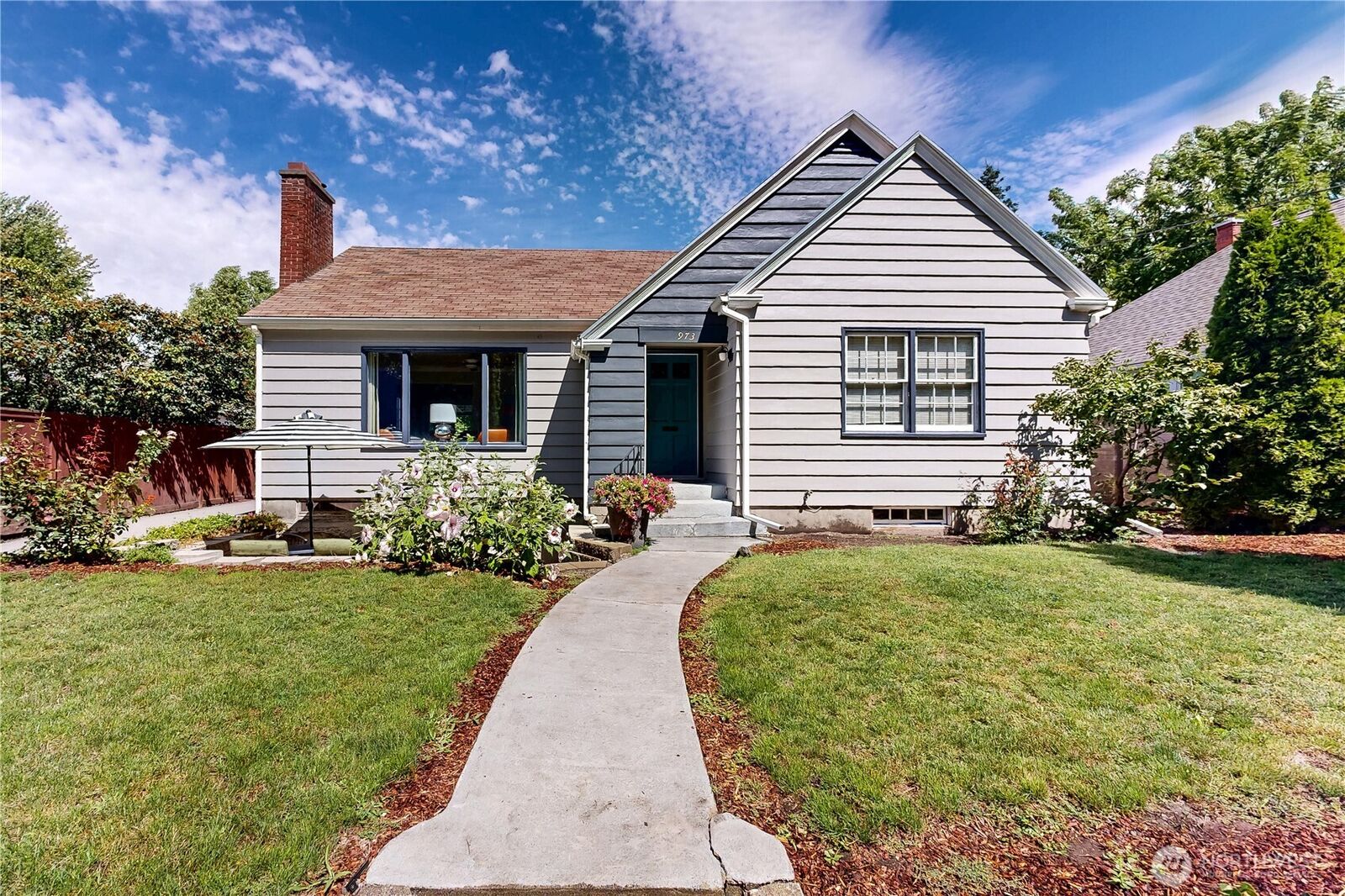Property Photo: 973 E Alder WA 99362