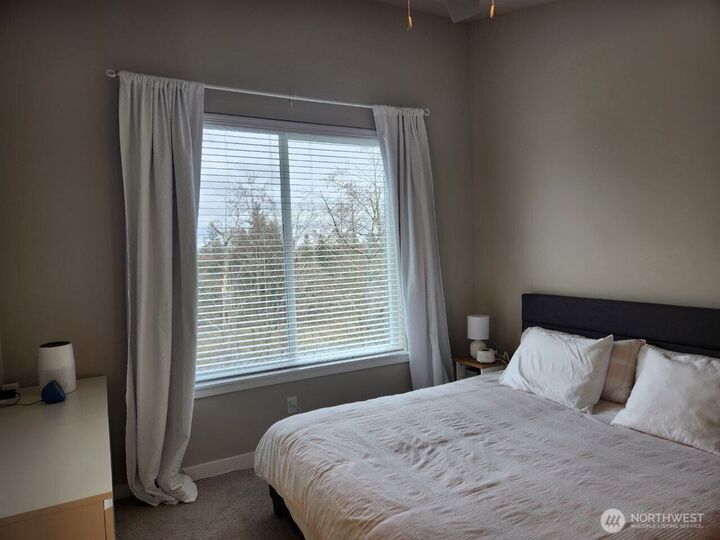 Property Photo:  3123  148th Street SW B4  WA 98087 