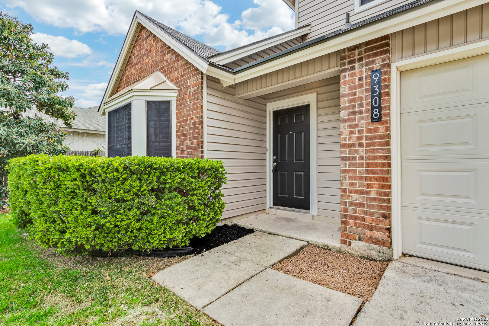 Property Photo: 9308 Charter Point TX 78250
