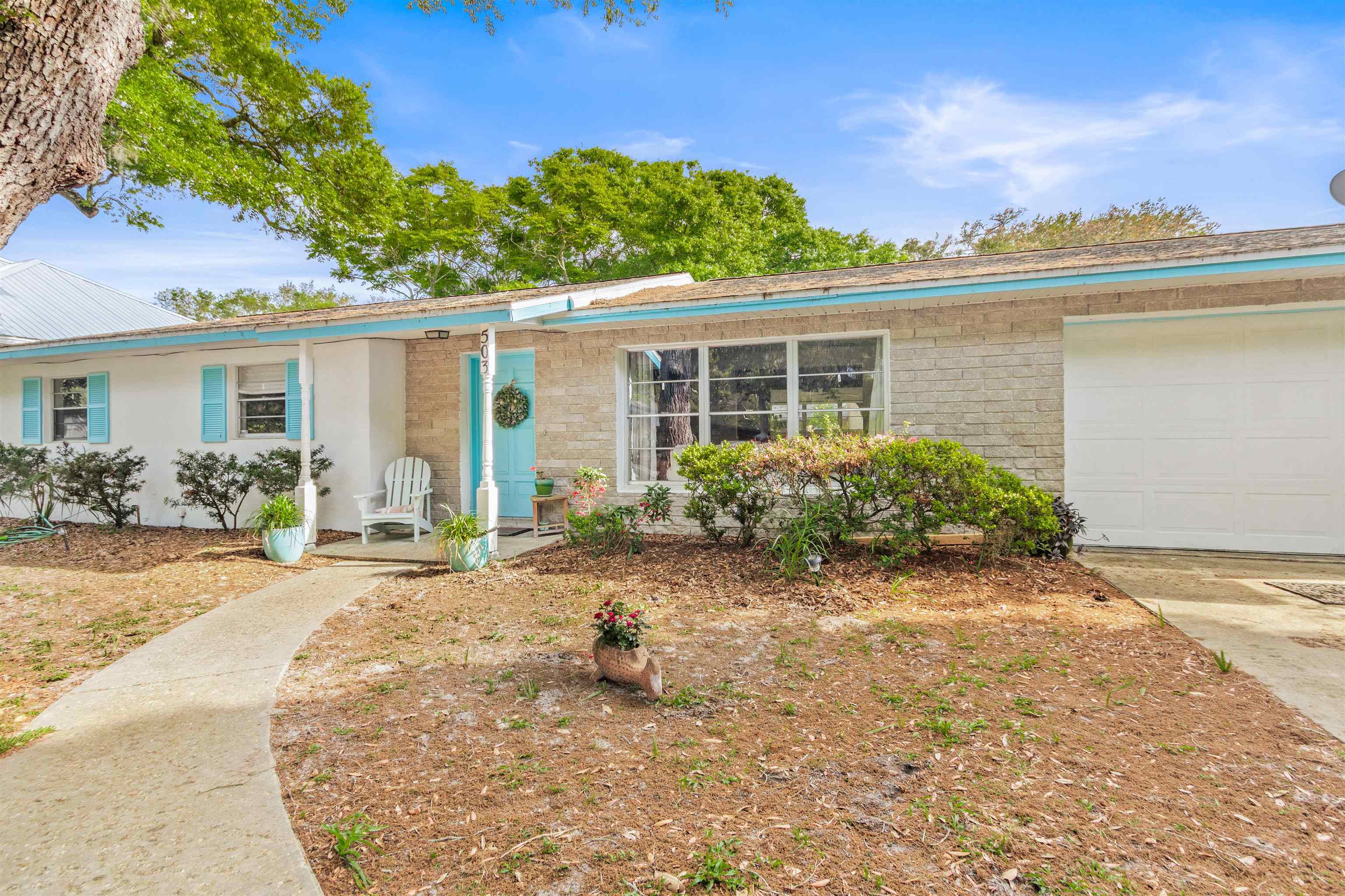 Property Photo: 503 D St FL 32080