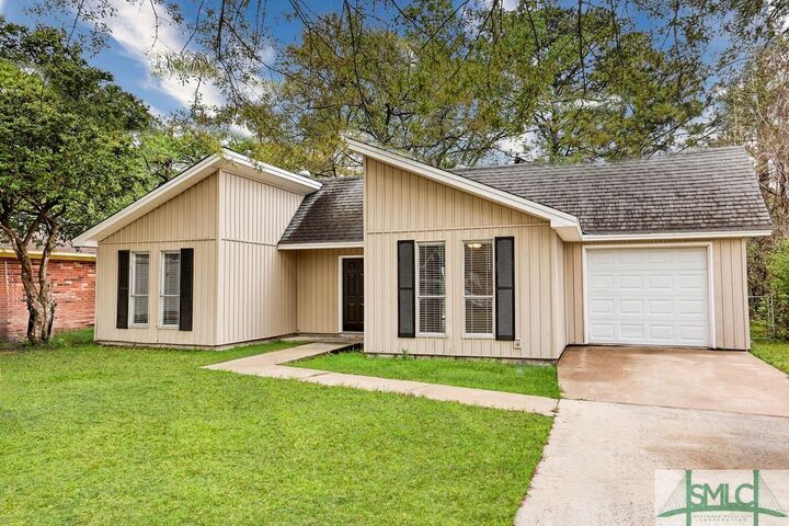 Property Photo: 214 Holiday Drive GA 31419