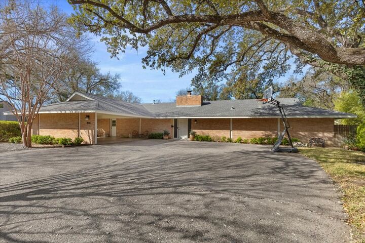 Property Photo: 3106 Maywood Avenue TX 78703