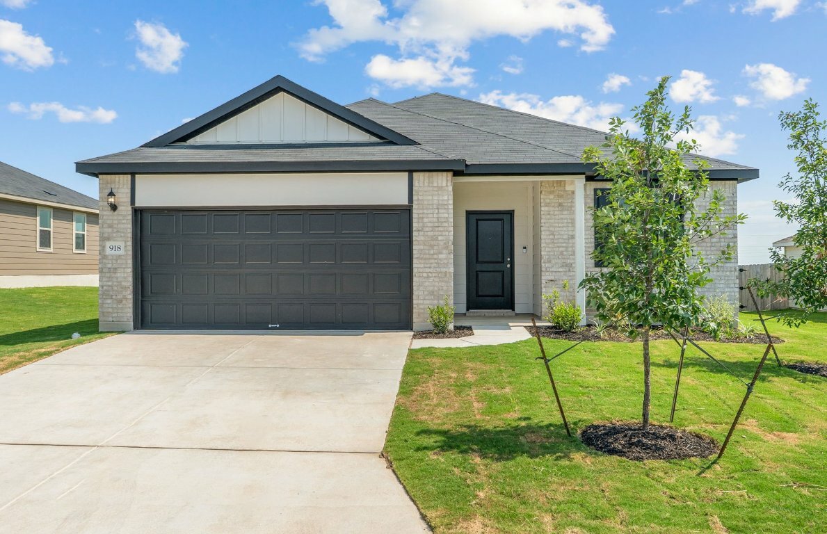 Property Photo: 918 Childress Drive TX 76501