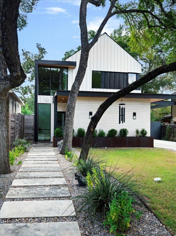 Property Photo: 3313 Bonnie Road TX 78703