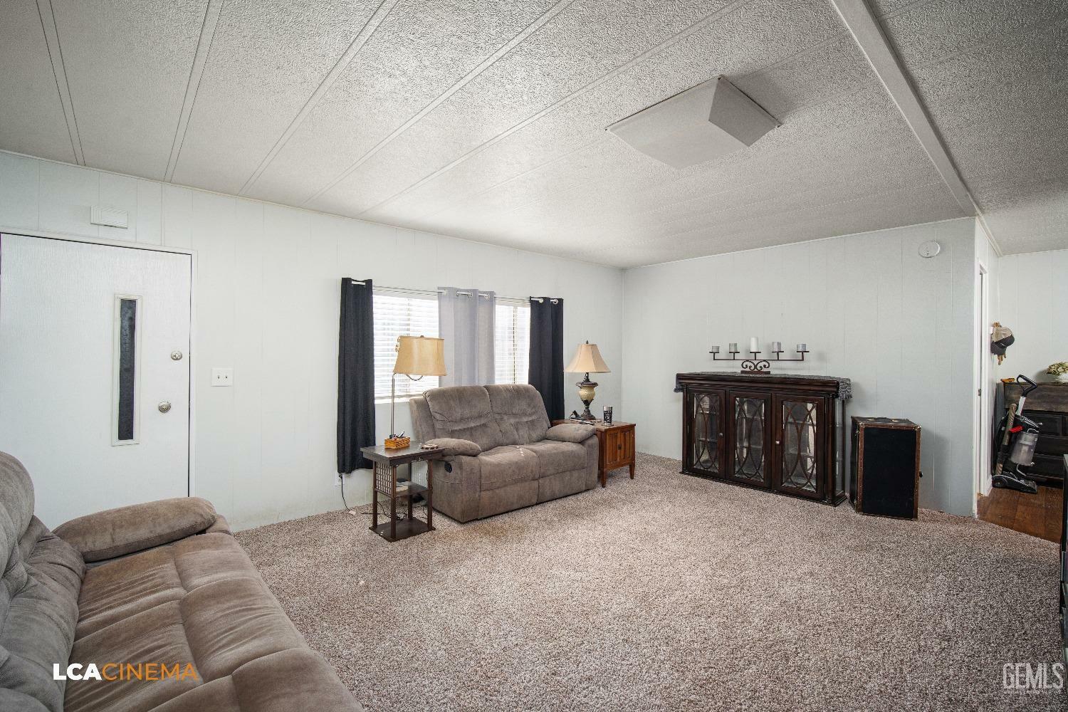 Property Photo: 5201 Silver Springs Lane CA 93313