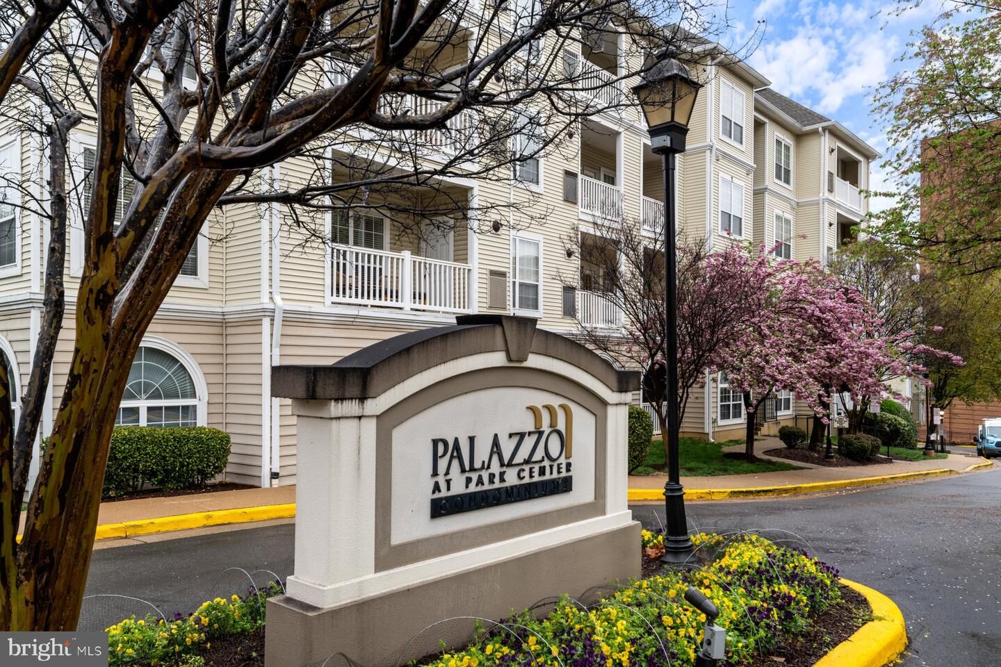 Property Photo:  4551 Strutfield Lane 4307  VA 22311 