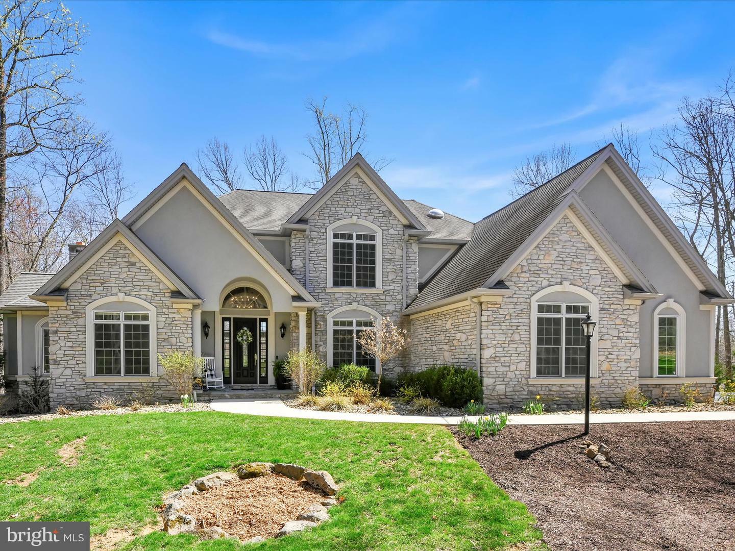 Property Photo: 46 Mockingbird Lane PA 17078