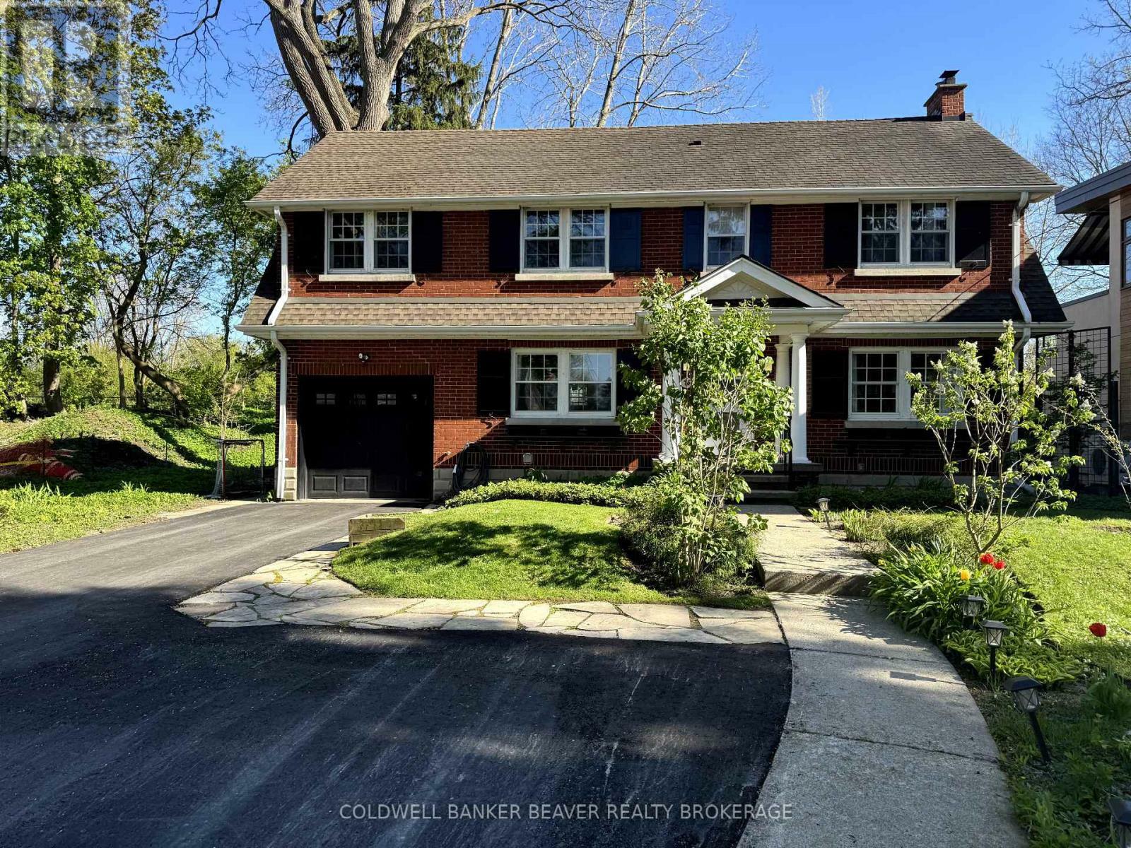Property Photo: 76 Cavendish Crescent ON N6H 1A4